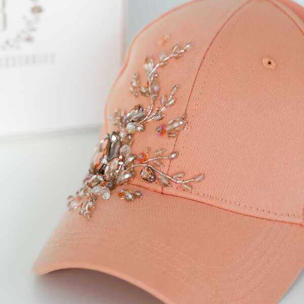 Кепка с вышивкой мини