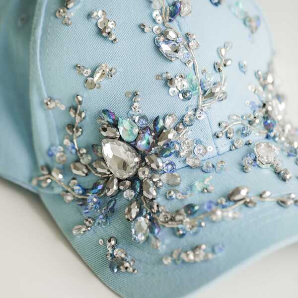 Кепка с вышивкой