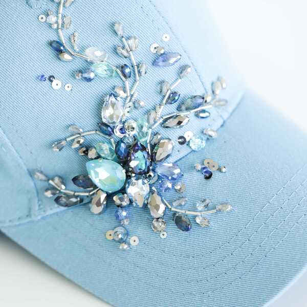 Кепка с вышивкой minimal