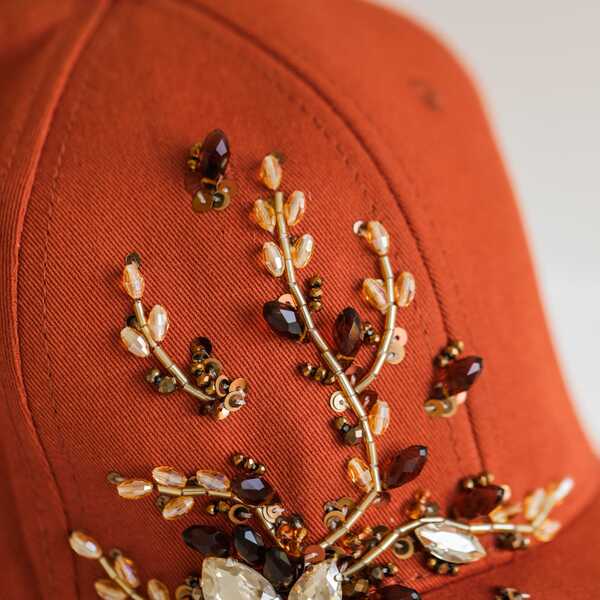 Кепка с вышивкой мини