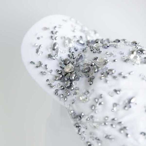 Кепка с массивной вышивкой 