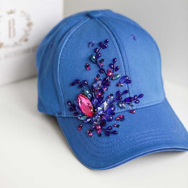 Кепка с вышивкой мини