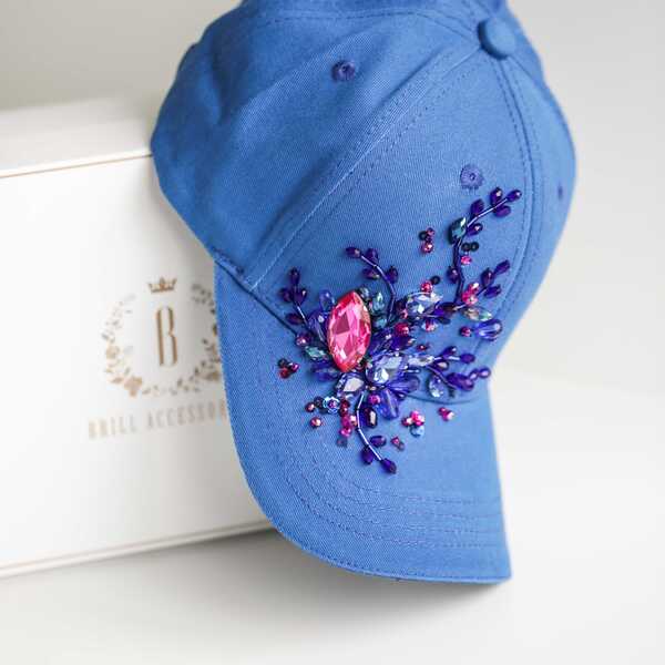 Кепка с вышивкой мини