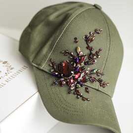 Кепка с вышивкой мини