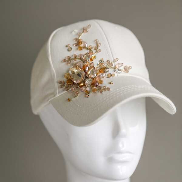 Кепка с вышивкой minimal