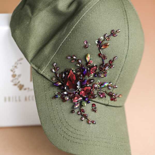 Кепка с вышивкой мини