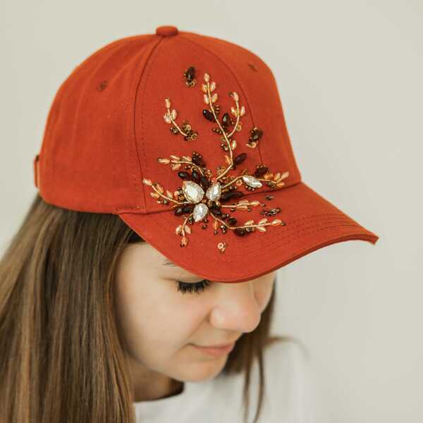 Кепка с вышивкой мини