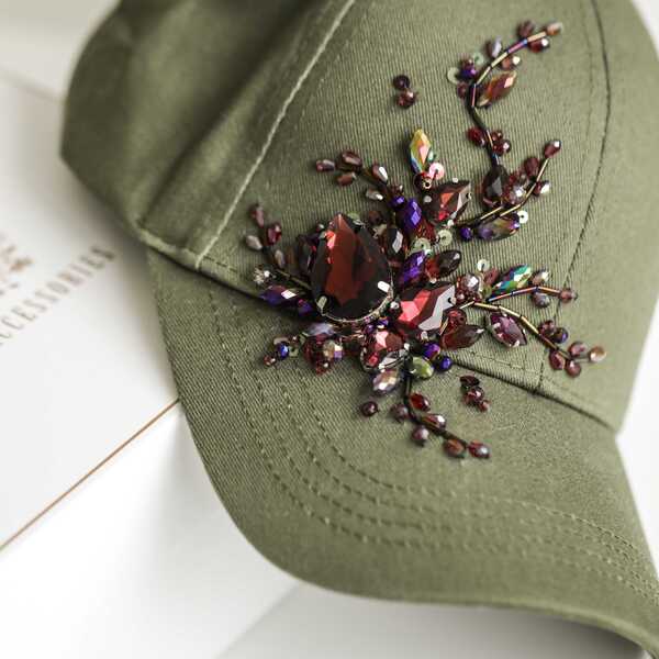 Кепка с вышивкой мини