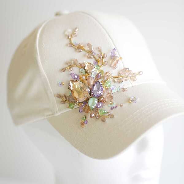 Кепка с вышивкой мини