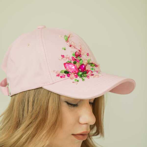 Кепка с вышивкой мини