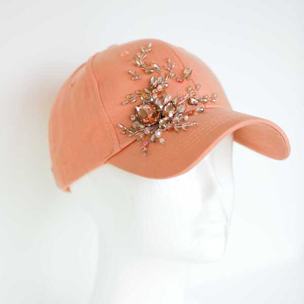 Кепка с вышивкой мини