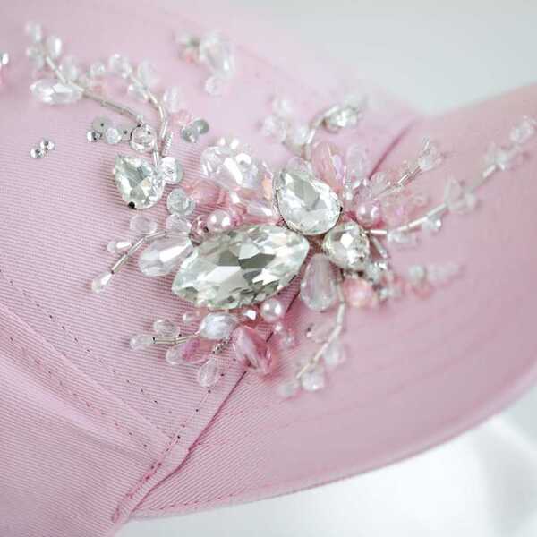 Кепка с вышивкой minimal