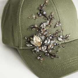 Кепка с вышивкой мини