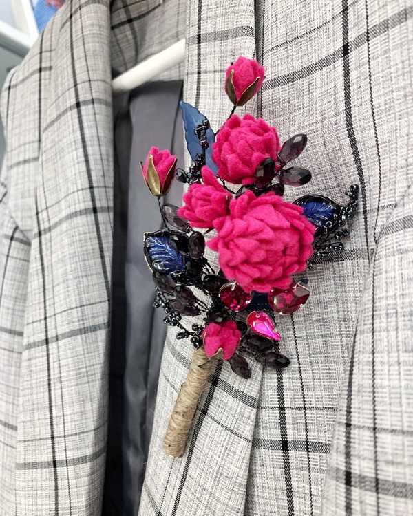 Веточка фуксии