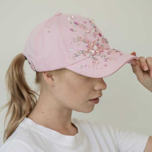 Кепка с вышивкой