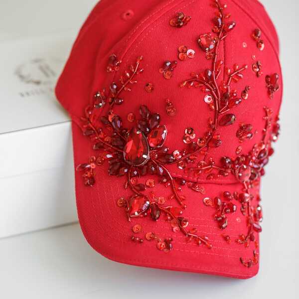 Кепка с вышивкой