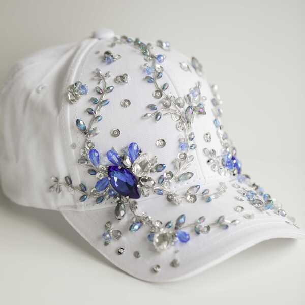 Кепка с вышивкой