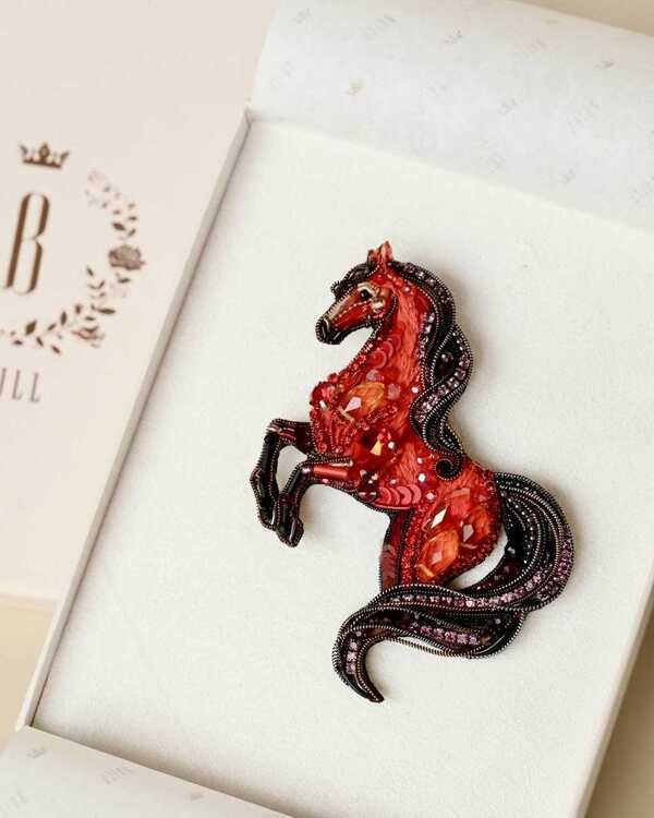 Лошадь огненная