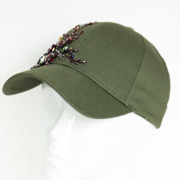 Кепка с вышивкой мини