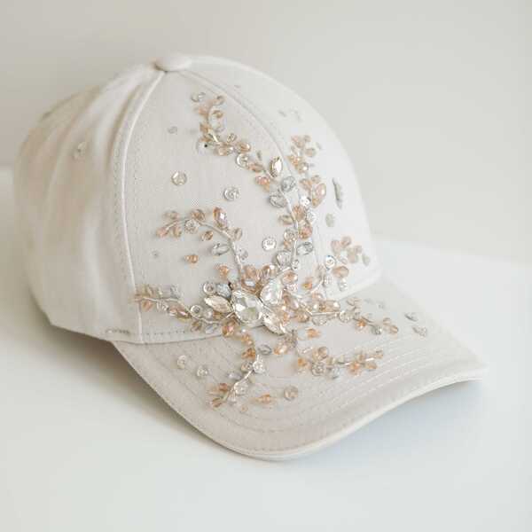 Кепка с вышивкой