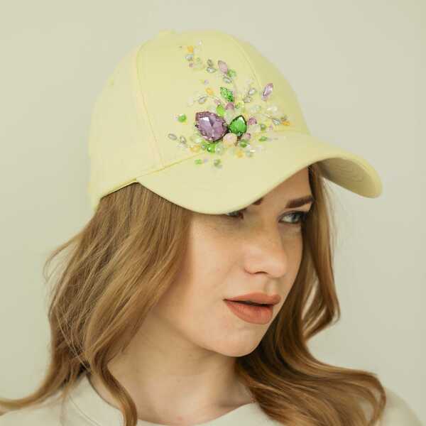 Кепка с вышивкой мини