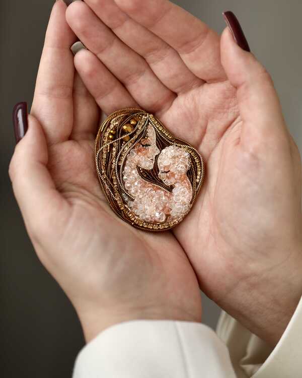 Мать и дитя