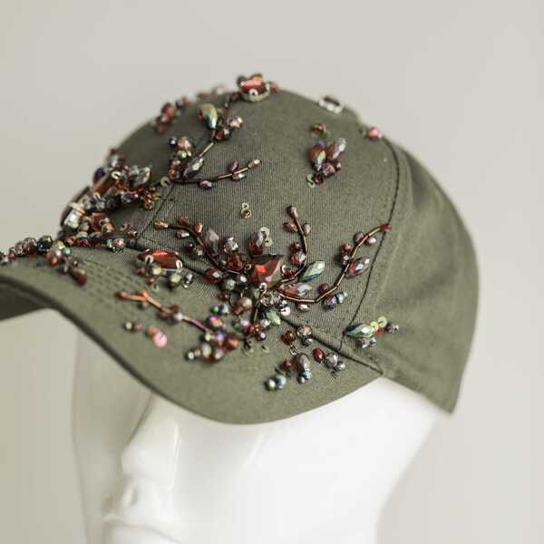 Кепка с вышивкой