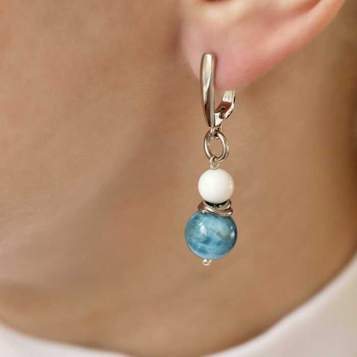 Стрекоза в синем аппатите