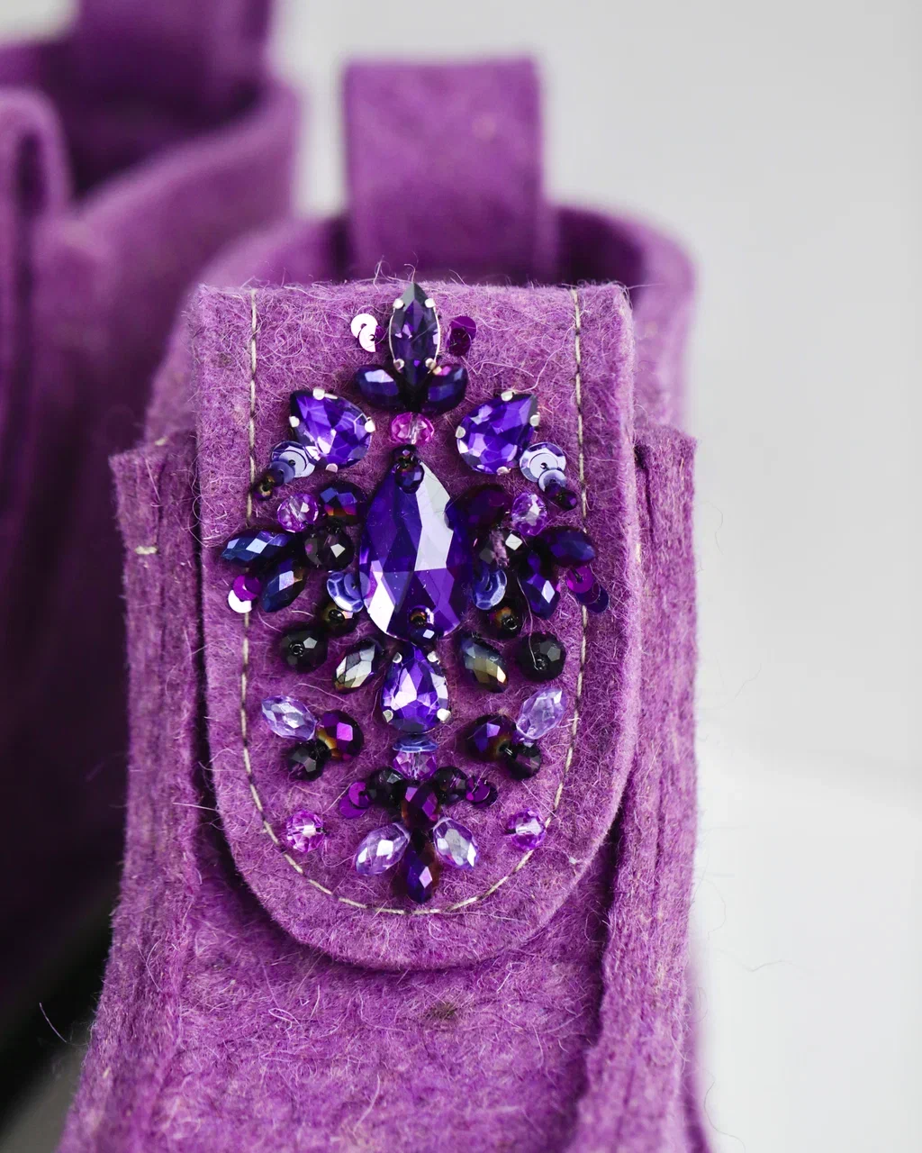 ВАЛЕШИ® С ВЫШИВКОЙ