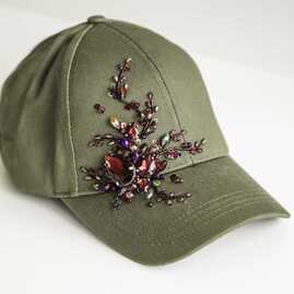 Кепка с вышивкой мини