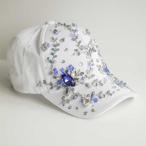 Кепка с вышивкой