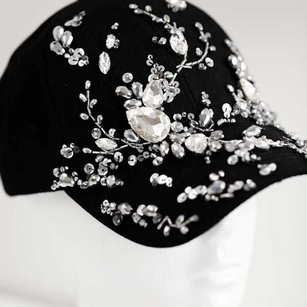 Кепка с вышивкой