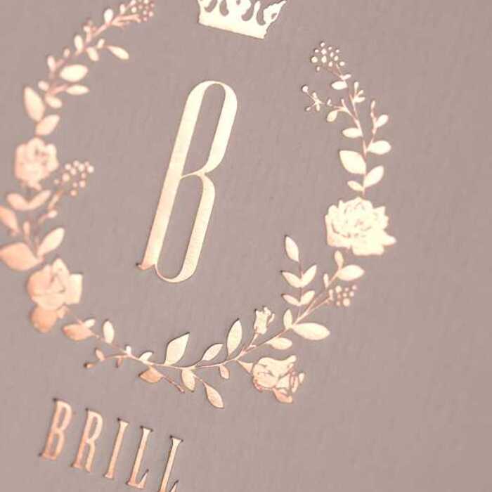 Подарочная коробка и пакет