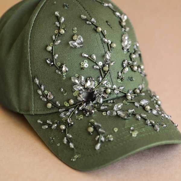 Кепка с вышивкой