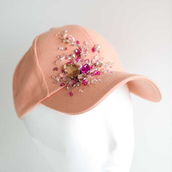 Кепка с вышивкой мини