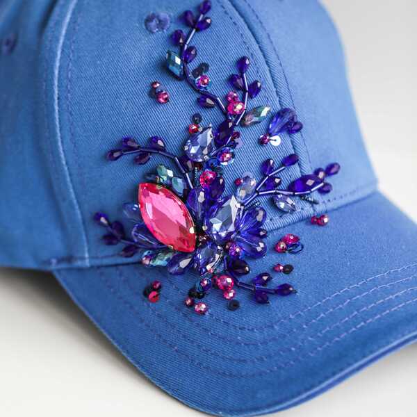 Кепка с вышивкой мини