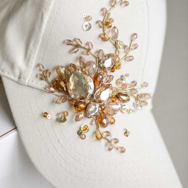 Кепка с вышивкой minimal