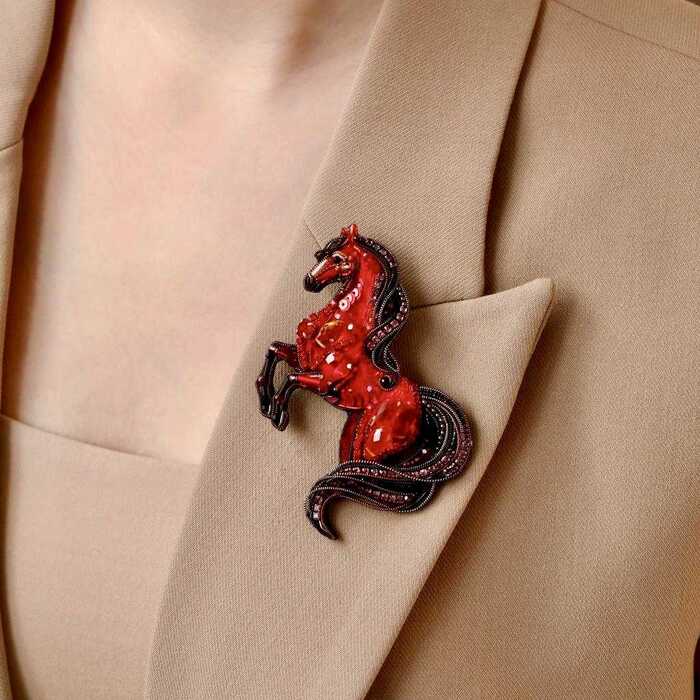 Лошадь огненная