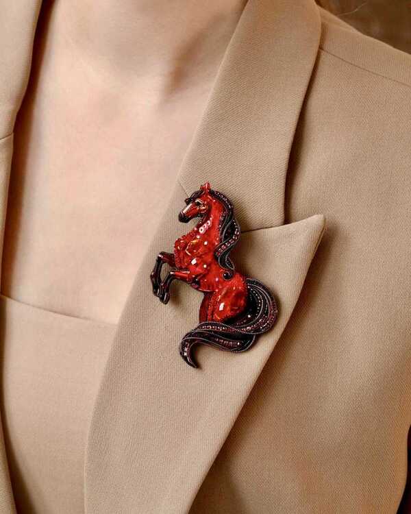 Лошадь огненная