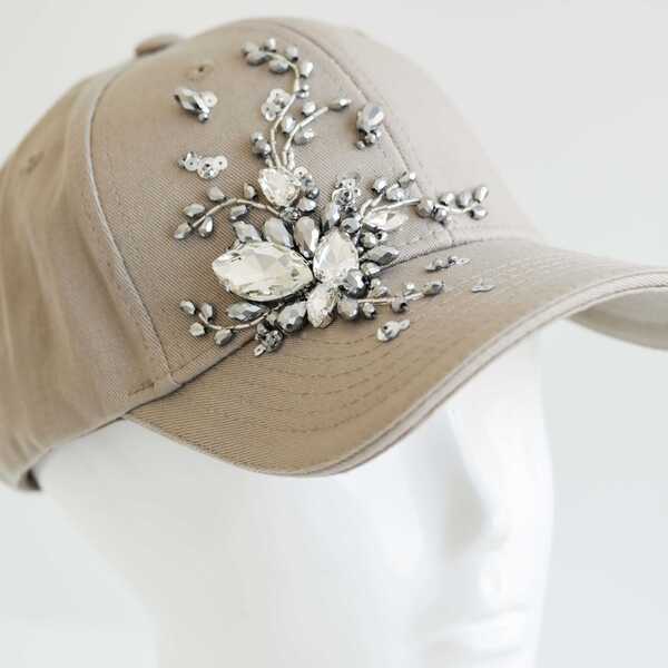 Кепка с вышивкой мини