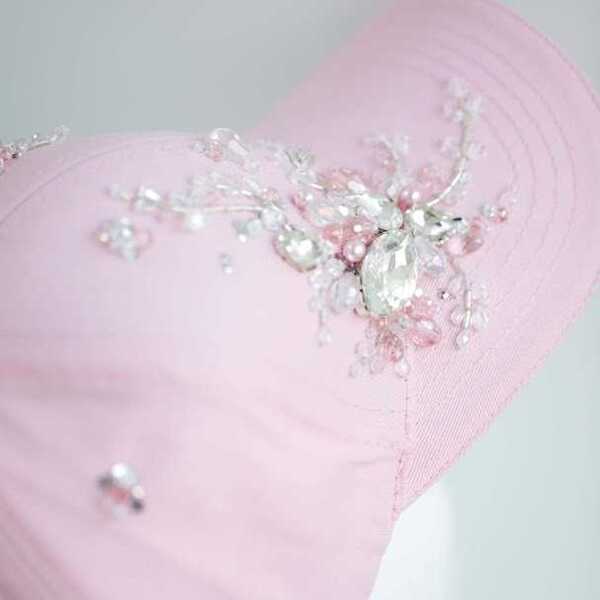 Кепка с вышивкой minimal