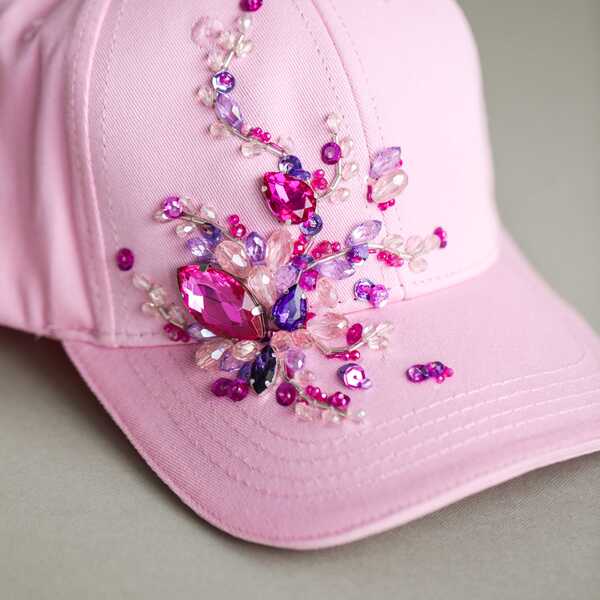 Кепка с вышивкой мини