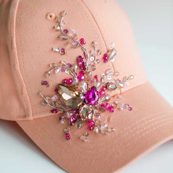 Кепка с вышивкой мини