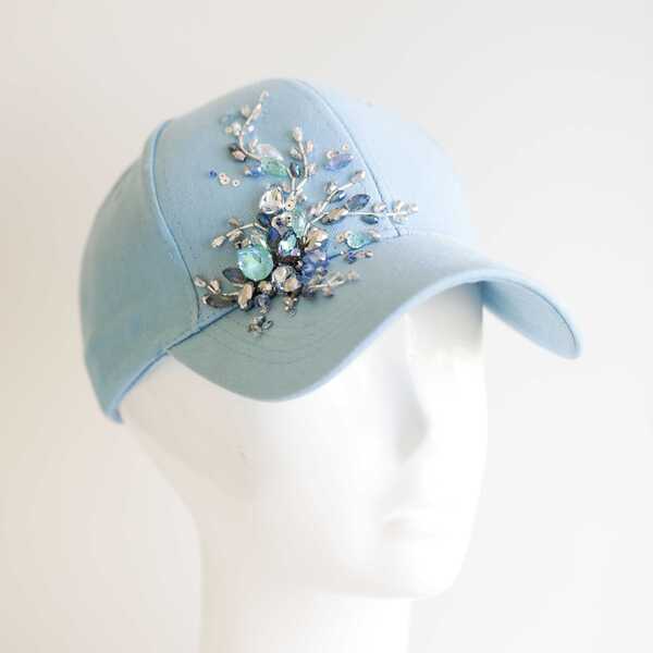 Кепка с вышивкой minimal