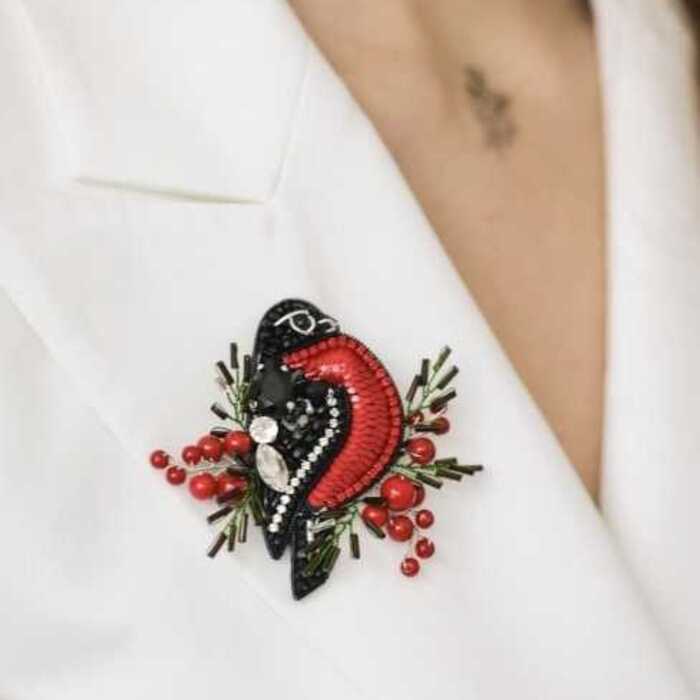 Снегирь средний