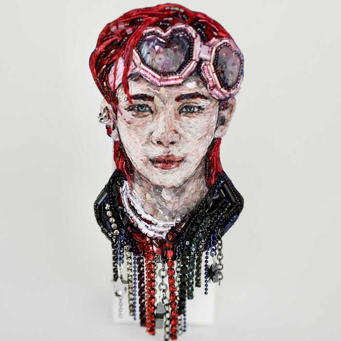 Брошь по фото человека 