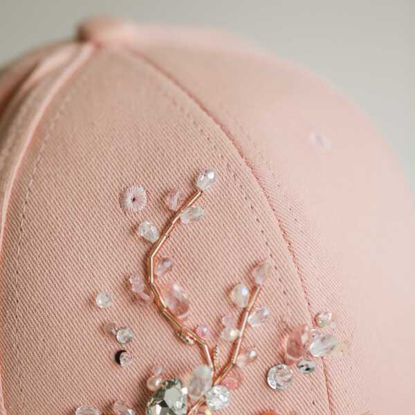 Кепка с вышивкой minimal