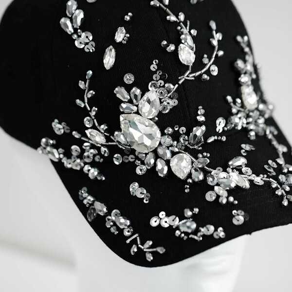 Кепка с вышивкой