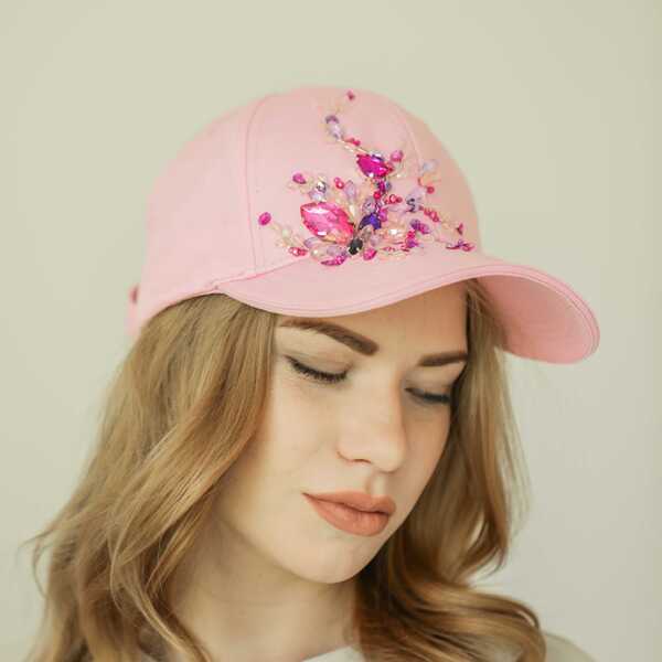 Кепка с вышивкой мини
