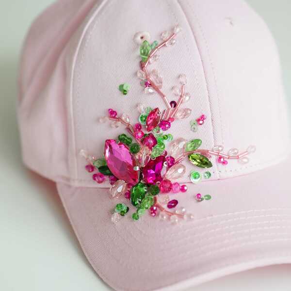 Кепка с вышивкой мини